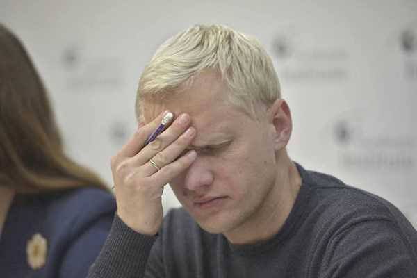 Відомі юристи, військові та громадські діячі підтримали вручення підозри у шахрайстві та розкраданні майна Шабуніну Фронт не 