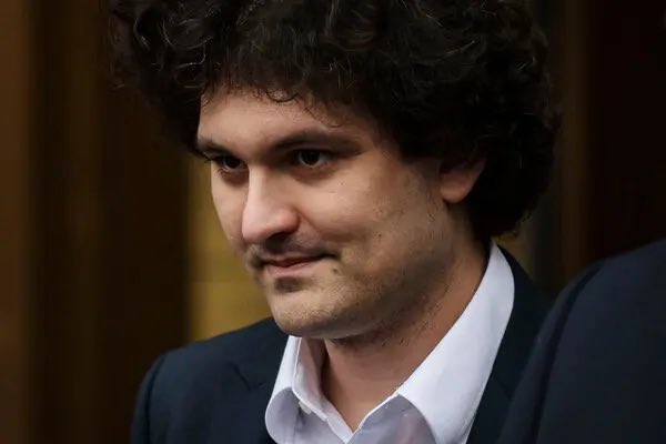 ☺️ По Twitter почався шил, що Кучерявого з FTX може помилувати Трамп Прогнозують, що його мають в скорому часі звільнити з в'