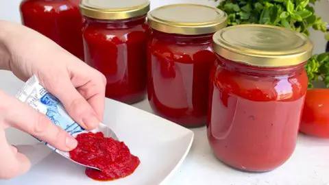 Закручуємо томатну пасту за лічені хвилини 🍅 Інгредієнти: – 3 кілограми стиглих помідорів; – сіль до смаку. Приготування: 🥫